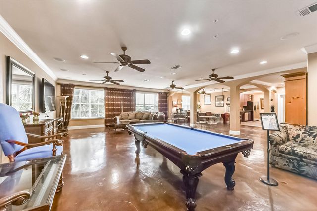 1711 Old Spanish Trail 426, Houston, TX 77054