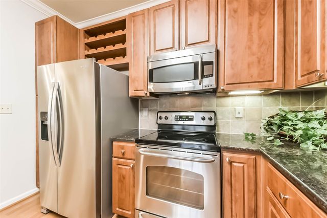 1711 Old Spanish Trail 426, Houston, TX 77054