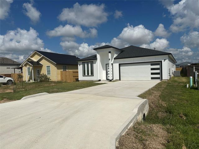 1035 Road 5501, Cleveland, TX 77327