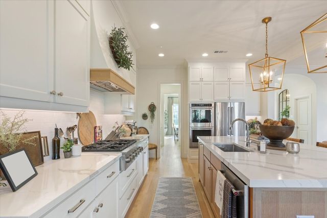 14007 Rw Court, Woodway, TX 76712