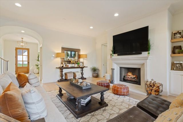 14007 Rw Court, Woodway, TX 76712