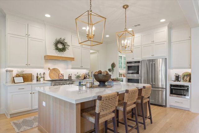 14007 Rw Court, Woodway, TX 76712