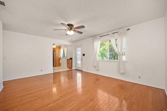 9112 Grove St, Elk Grove, CA 95624