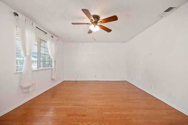 9112 Grove St, Elk Grove, CA 95624