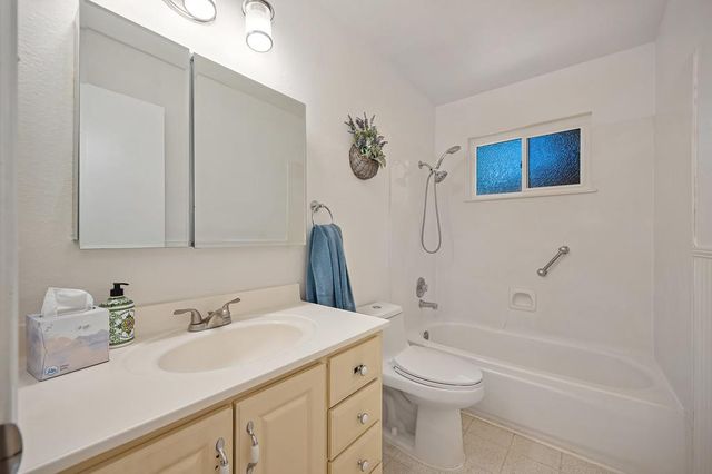 9112 Grove St, Elk Grove, CA 95624