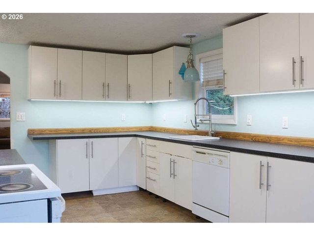 40 Se 133RD Ave B, Portland, OR 97233