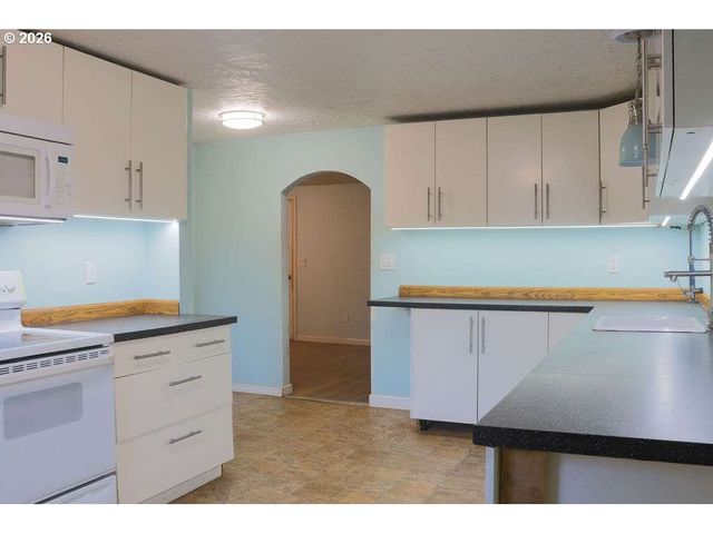 40 Se 133RD Ave B, Portland, OR 97233