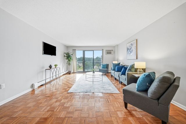 131 Coolidge Avenue 526, Watertown, MA 02472