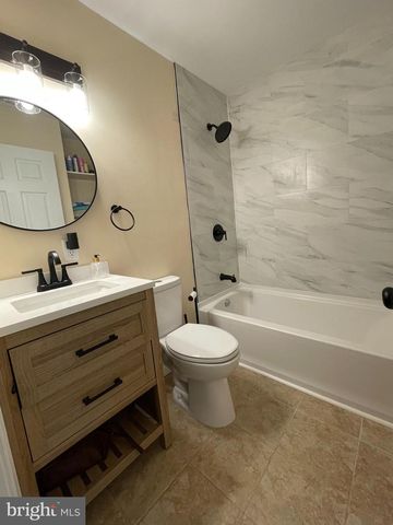 214 SCAMMELL DR, Browns Mills, NJ 08015