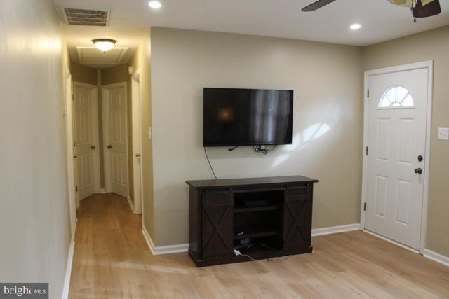 214 SCAMMELL DR, Browns Mills, NJ 08015