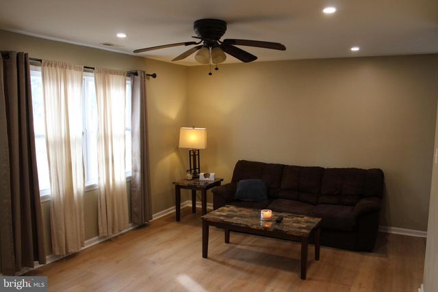 214 SCAMMELL DR, Browns Mills, NJ 08015