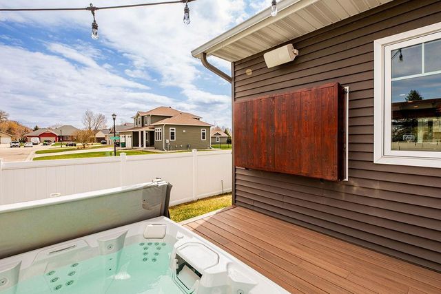 126 37th Avenue E, West Fargo, ND 58078