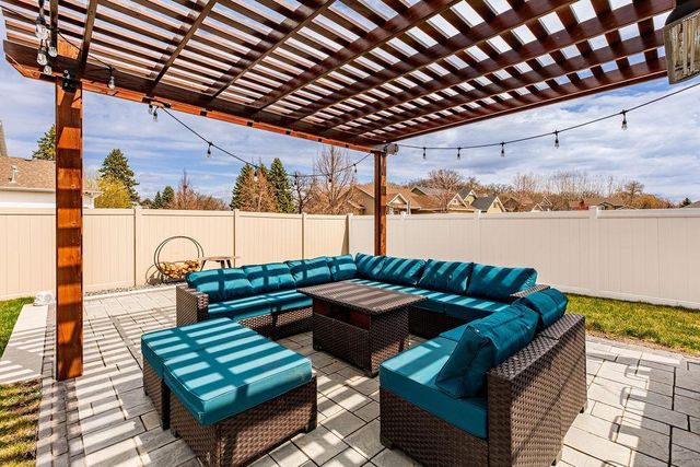 126 37th Avenue E, West Fargo, ND 58078