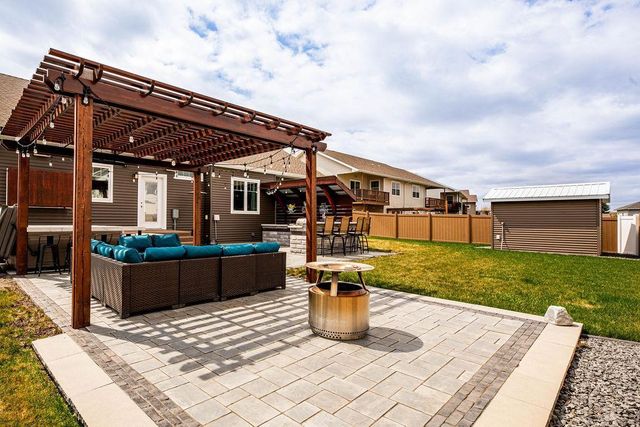 126 37th Avenue E, West Fargo, ND 58078