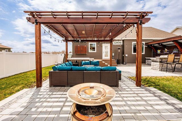 126 37th Avenue E, West Fargo, ND 58078