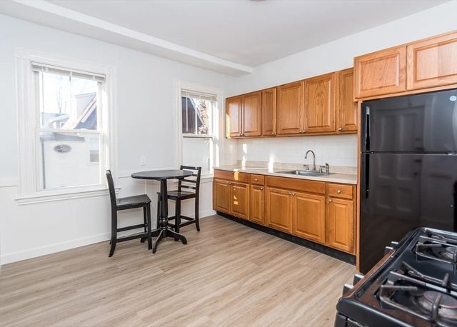 32 Warwick Rd 2, Newton, MA 02465