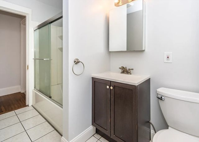 32 Warwick Rd 2, Newton, MA 02465