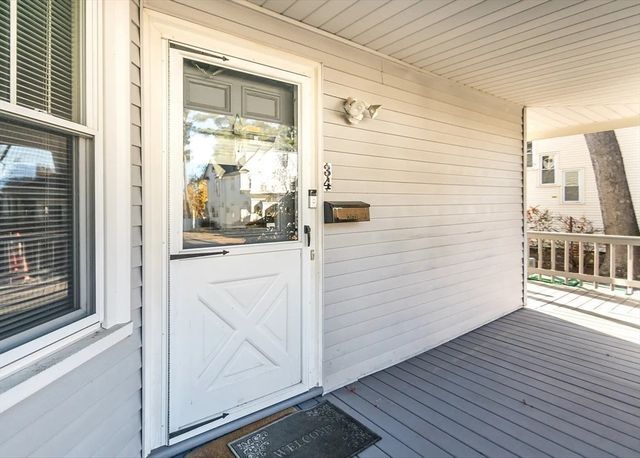 32 Warwick Rd 2, Newton, MA 02465