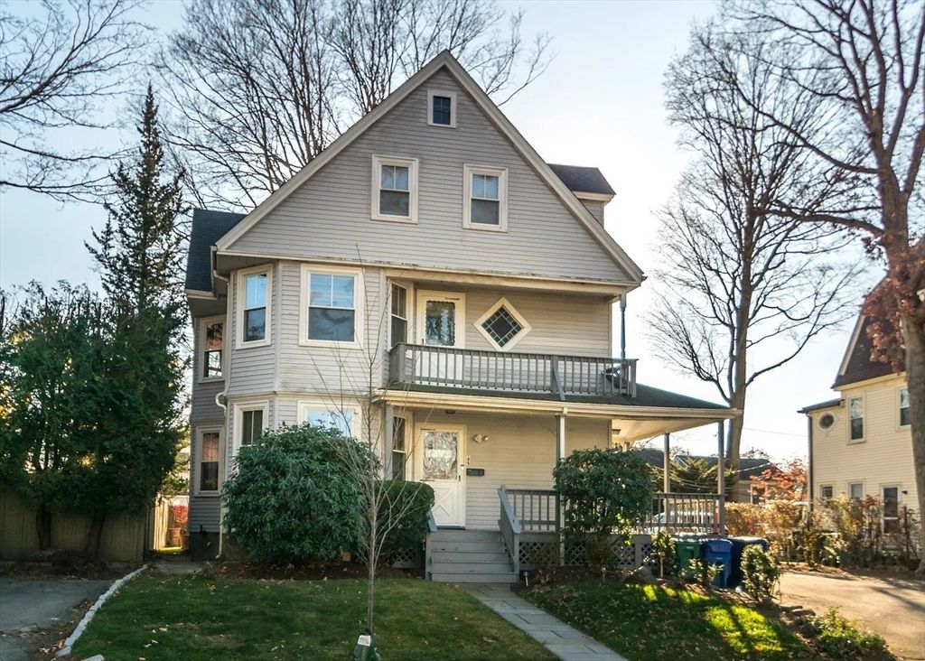 32 Warwick Rd 2, Newton, MA 02465