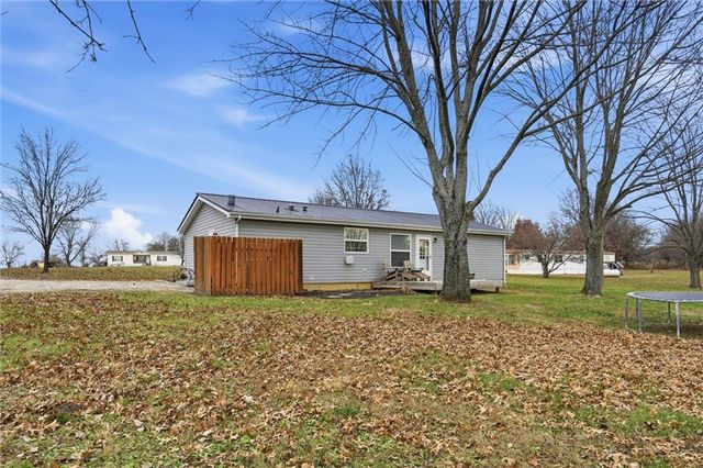 352 SE 75th Road, Warrensburg, MO 64093