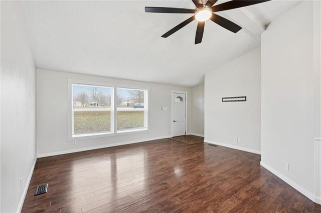 352 SE 75th Road, Warrensburg, MO 64093