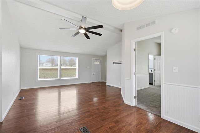 352 SE 75th Road, Warrensburg, MO 64093