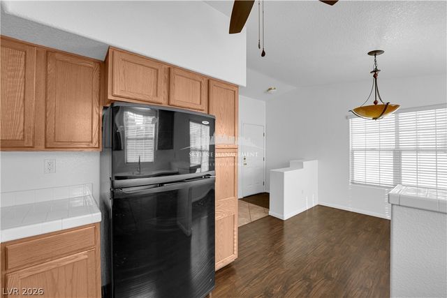 520 Arrowhead Trail 422, Henderson, NV 89015