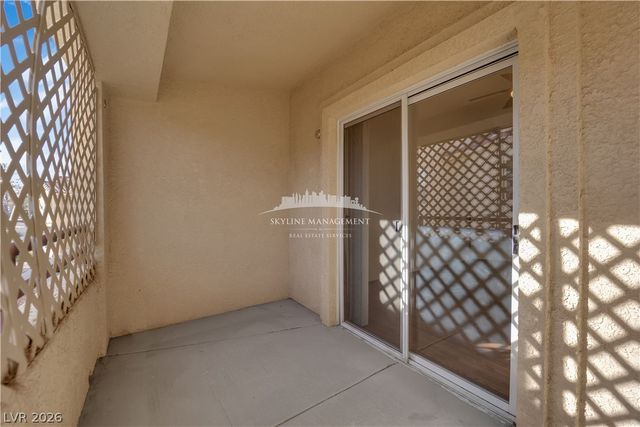 520 Arrowhead Trail 422, Henderson, NV 89015