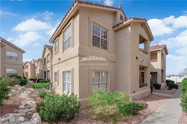 520 Arrowhead Trail 422, Henderson, NV 89015