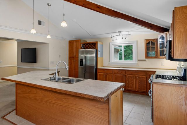 1105 County Line Road, Cross, SC 29436