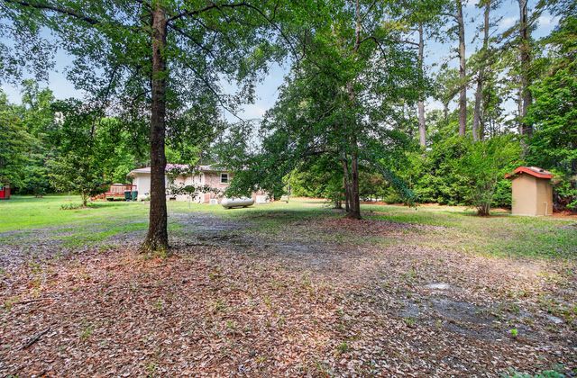1105 County Line Road, Cross, SC 29436