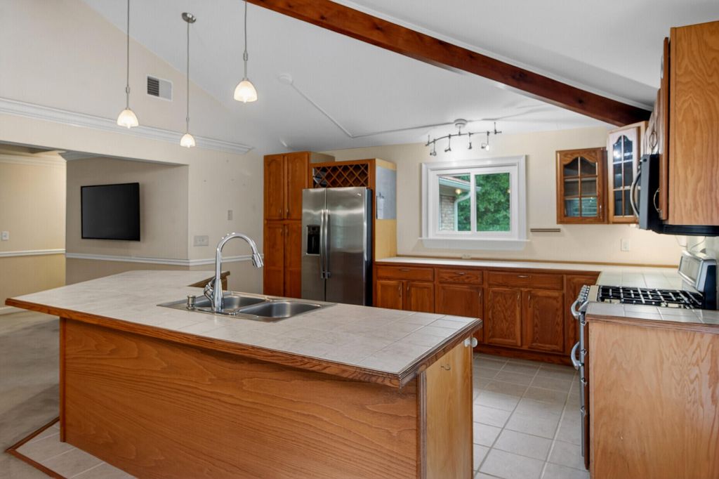 Image 12 of property listing at 1105 County Line Road, Cross, SC 29436