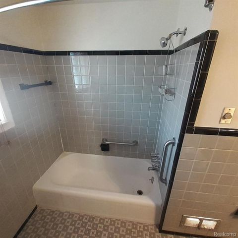 4938 Roosevelt Boulevard, Dearborn Heights, MI 48125