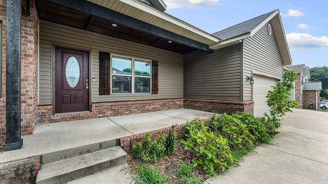 1070 Nemett Circle, Pea Ridge, AR 72751