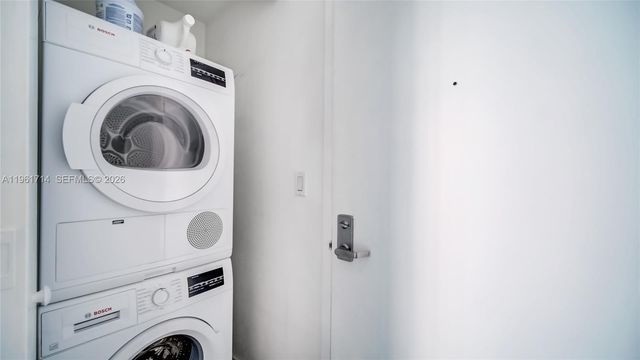 90 SW 3rd St TH706, Miami, FL 33130