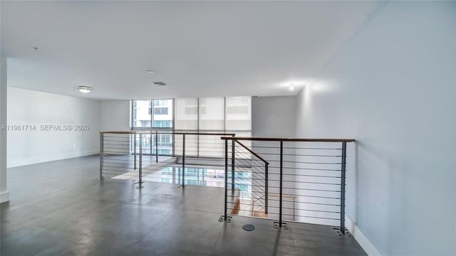 90 SW 3rd St TH706, Miami, FL 33130