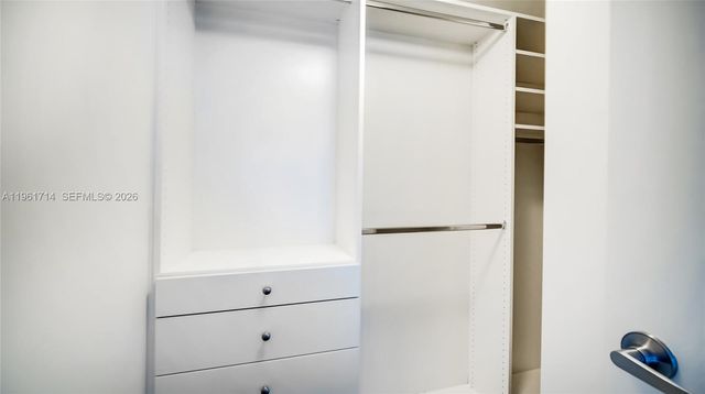 90 SW 3rd St TH706, Miami, FL 33130