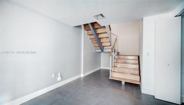 90 SW 3rd St TH706, Miami, FL 33130