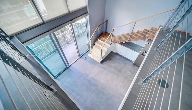 90 SW 3rd St TH706, Miami, FL 33130