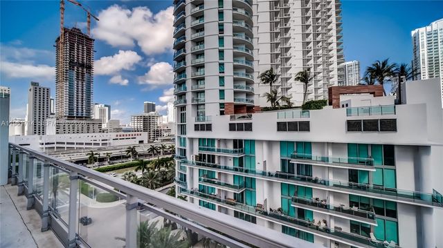 90 SW 3rd St TH706, Miami, FL 33130