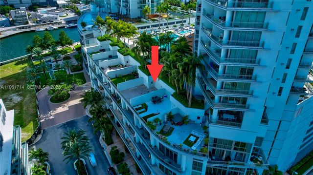 90 SW 3rd St TH706, Miami, FL 33130