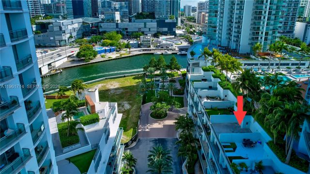 90 SW 3rd St TH706, Miami, FL 33130