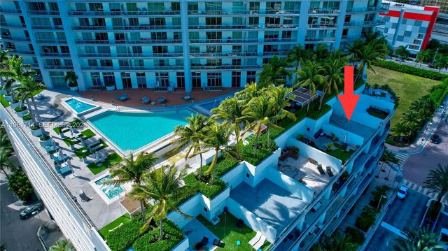 90 SW 3rd St TH706, Miami, FL 33130