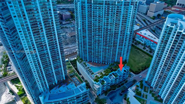 90 SW 3rd St TH706, Miami, FL 33130