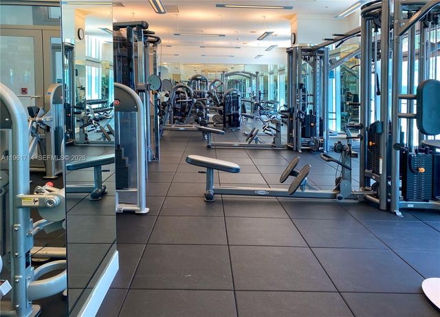 90 SW 3rd St TH706, Miami, FL 33130