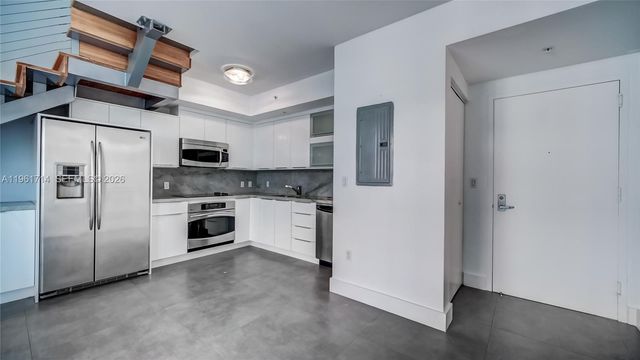 90 SW 3rd St TH706, Miami, FL 33130