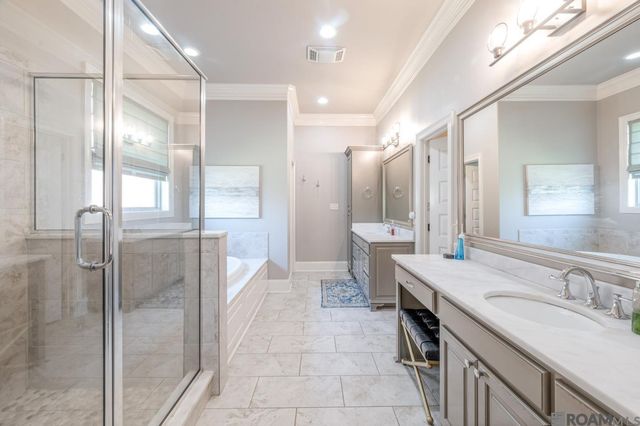 9327 Villa Crossing Dr, Greenwell Springs, LA 70739