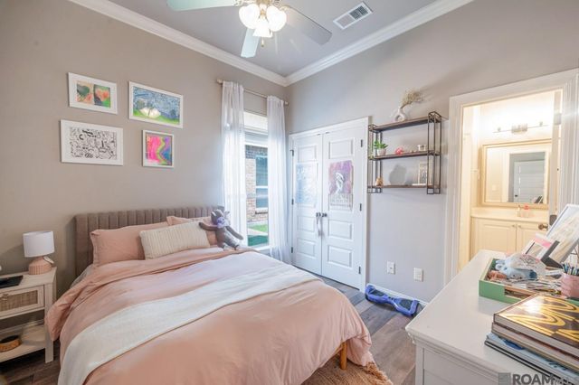 9327 Villa Crossing Dr, Greenwell Springs, LA 70739