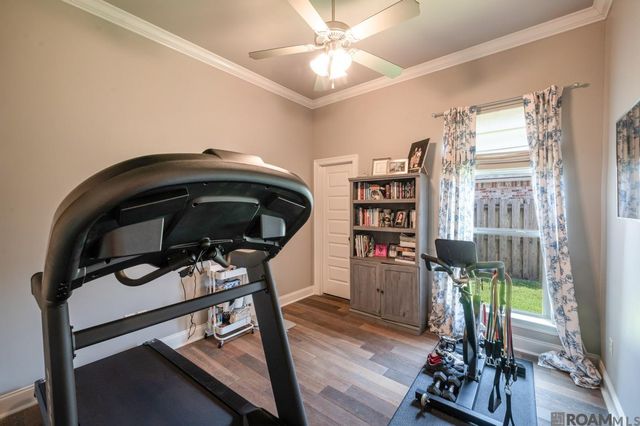 9327 Villa Crossing Dr, Greenwell Springs, LA 70739