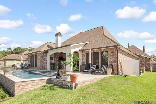 9327 Villa Crossing Dr, Greenwell Springs, LA 70739